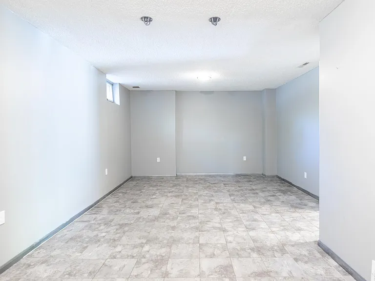 2359 Springside Dr E — Photo 15