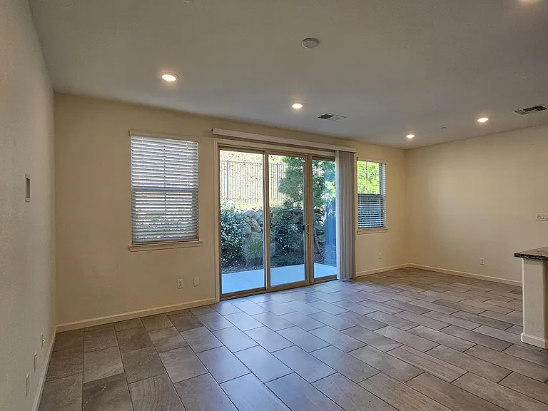 8013 Avanti Dr — Photo 14