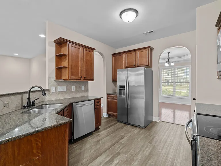 133 Lockwood Dr — Photo 15