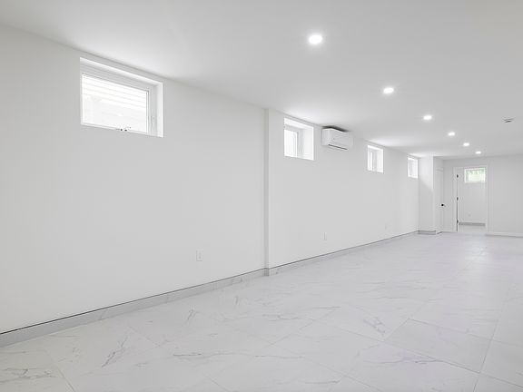 4th image of 1349 E 65th St #Ll