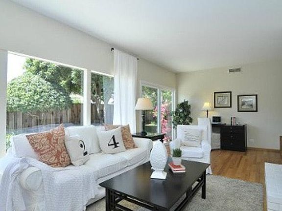 5th image of 1018 Westchester Dr