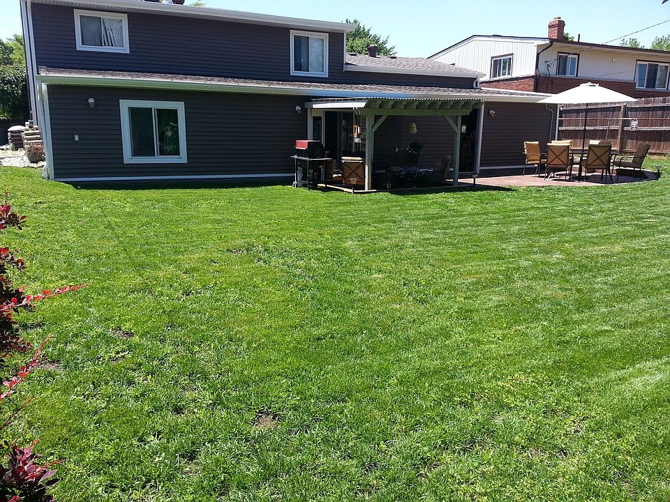 2nd image of 31930 Lafler Dr