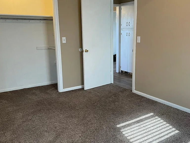 4200 E Interstate Highway 35 Frontage Rd — Photo 11
