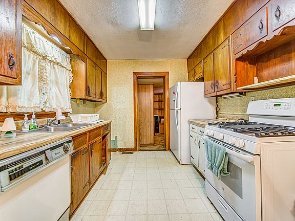4th image of 5453 Joyce Dr