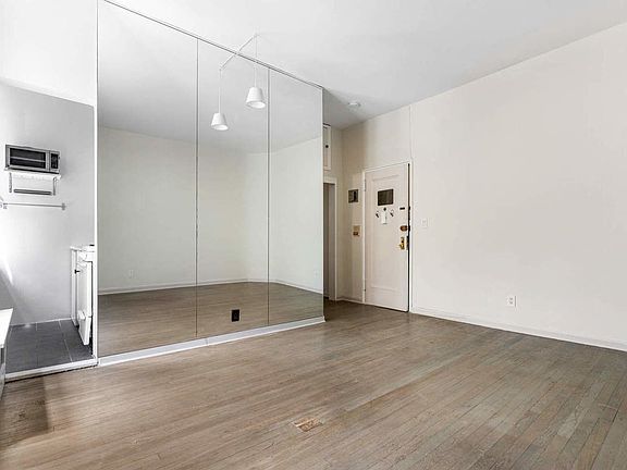 3rd image of 165 E 36th St APT 3B