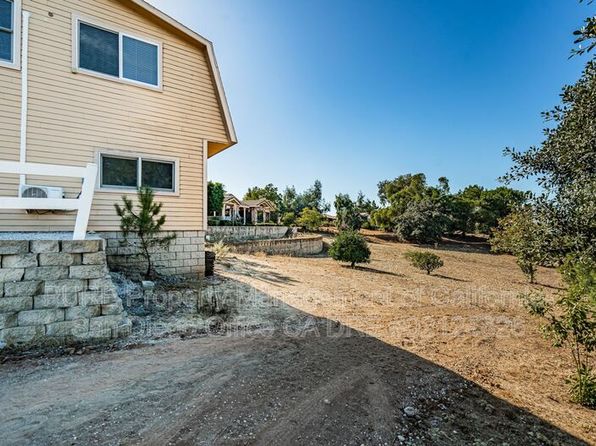 227 La Cresta Heights Rd