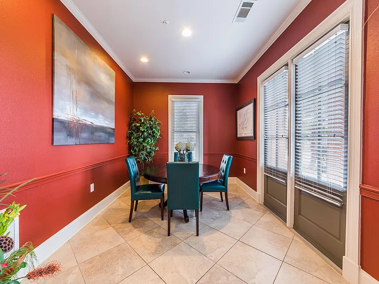 Elora Place Apartments — Photo 19