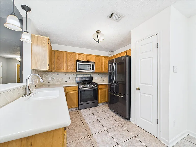 3718 Brookwood Dr — Photo 9