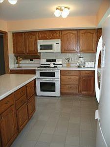 3rd image of 257 Bedford Ln