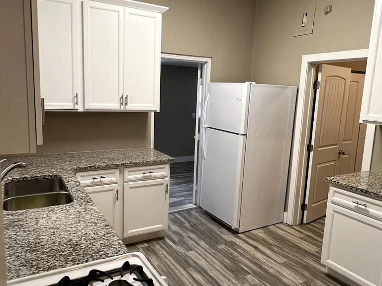 4683 Vine St — Photo 22