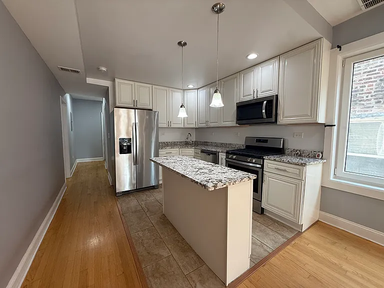2449 N Ridgeway Ave #2 — Photo 5