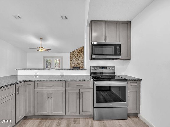 5th image of 120 Oak Ridge Pl