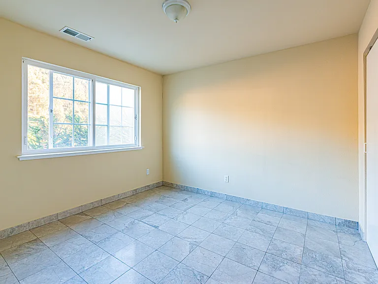 158 Caldecott Ln #1 — Photo 6