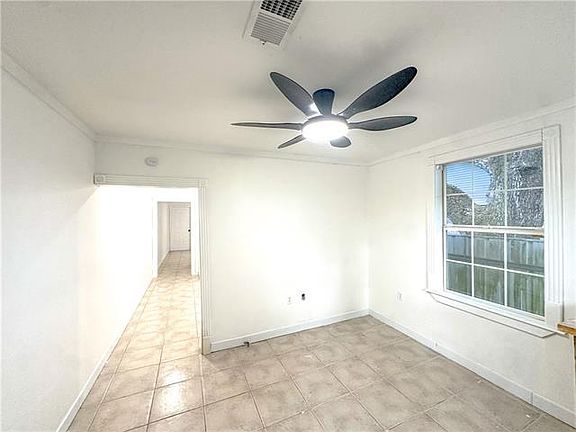 2nd image of 759 1/2 Oak Ave