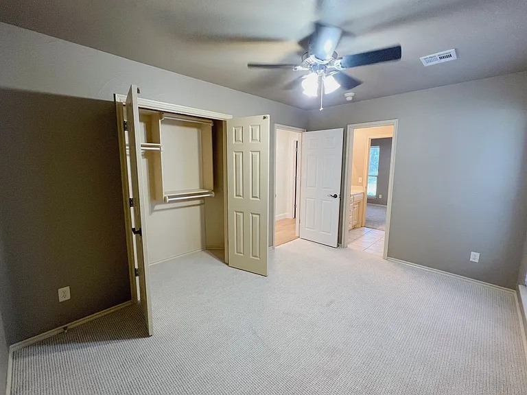 3124 Viewmont Ct — Photo 32