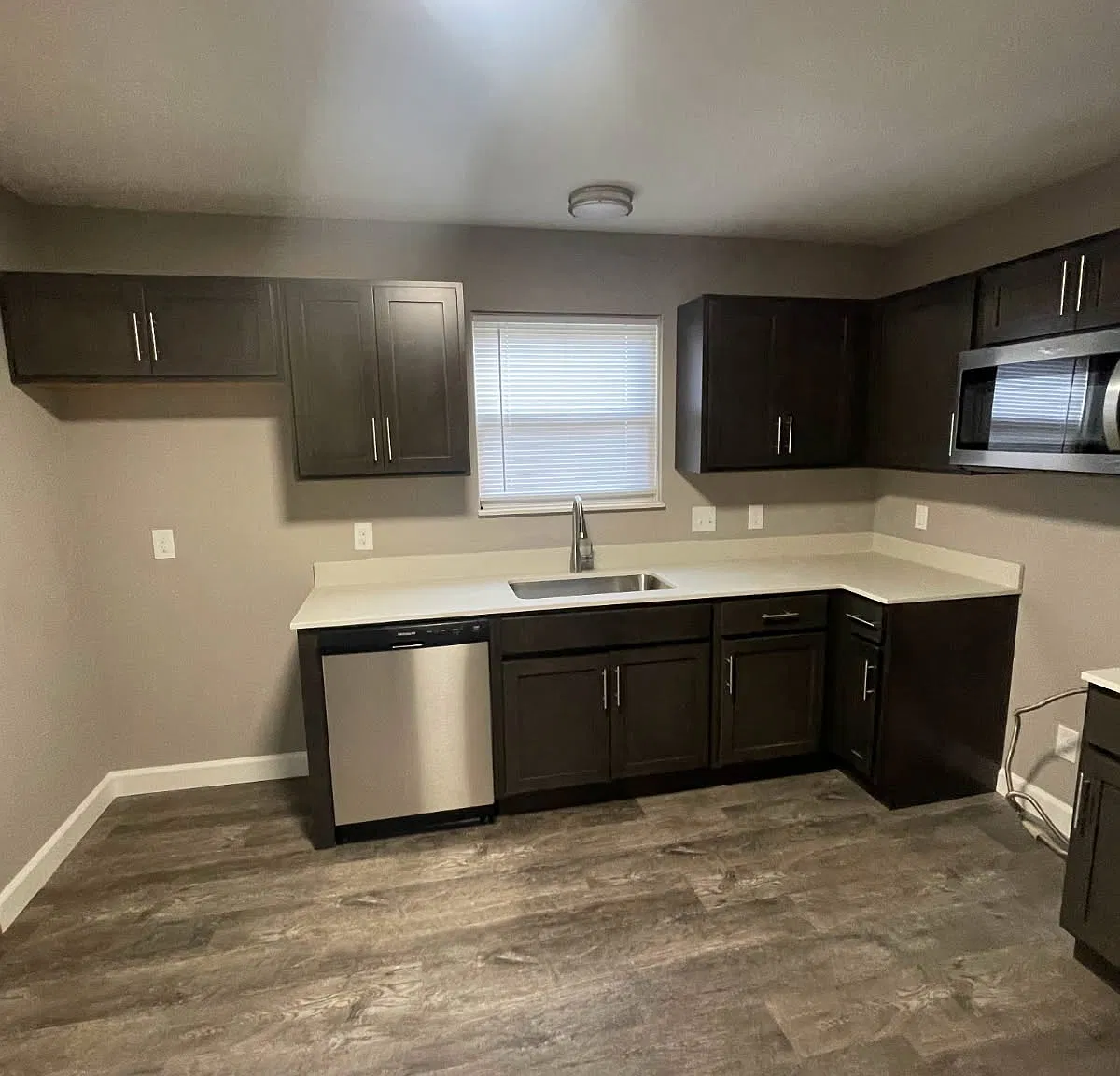 4 bed, 1.5 bath, 1452 sqft, $1,400 — Photo 3