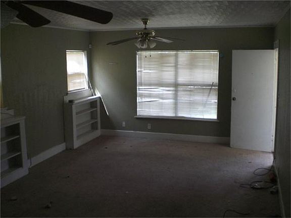 4th image of 3309 Michigan St