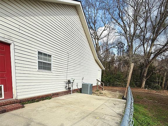 3rd image of 116 Radford Cir