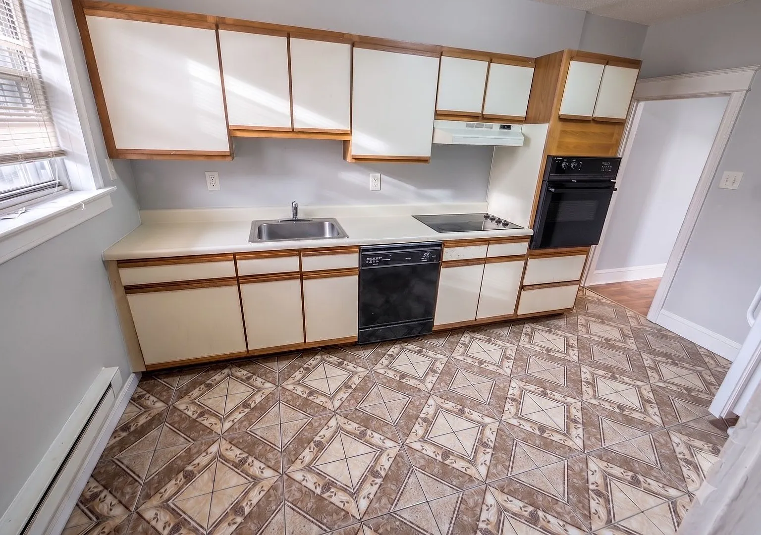 7058 Forrest Ave — Photo 3