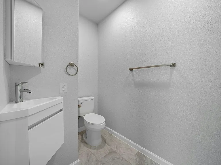 2813 Church St #F — Photo 6
