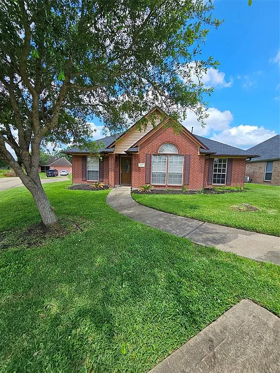 129 Silverbell Circle* - 1 — Photo 1