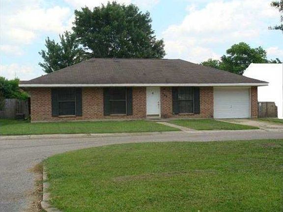 2nd image of 106 Fleetwood Sq