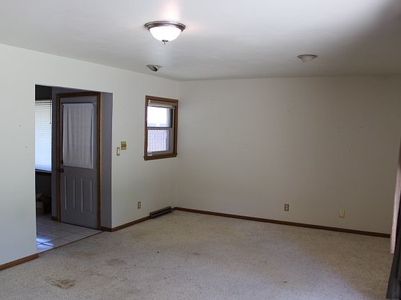 4th image of 2407 Sauber Ave