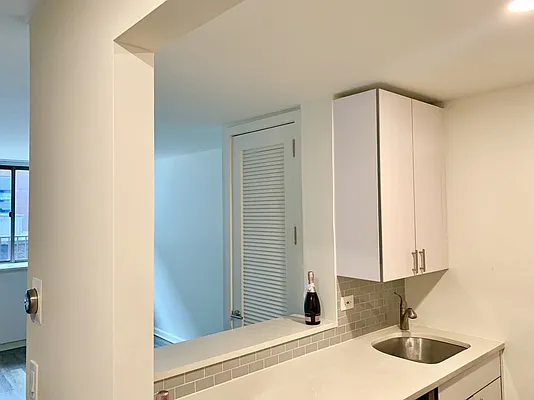 Rented by The Dermot Realty Management Company | media 31