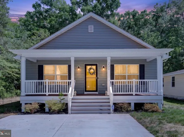230 12th St, Colonial Beach, VA 22443