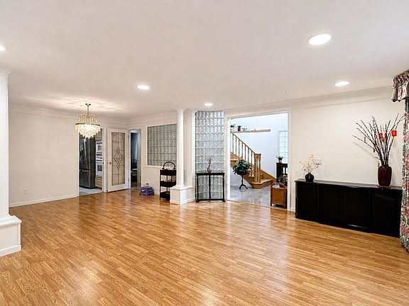 5th image of 3713 W 31st Ave