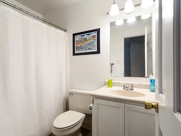 2305 Breakers Ct — Photo 9