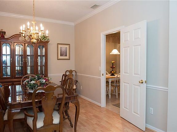 4th image of 135 Brassington Dr