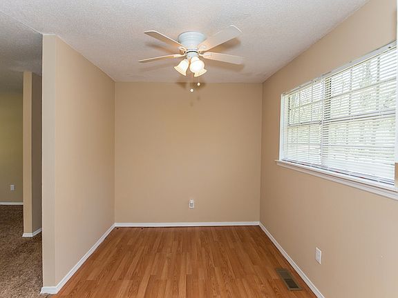 5th image of 4015 Goodwin Rd