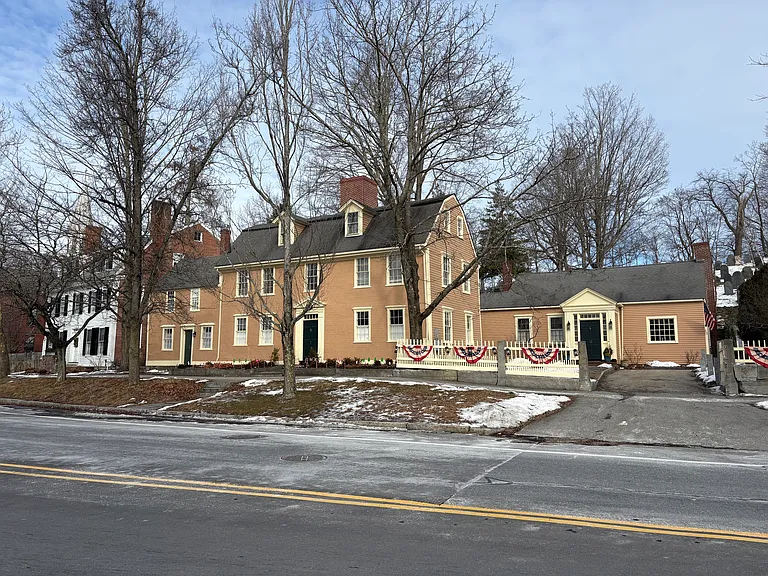15 Lexington Rd #15 — Photo 1