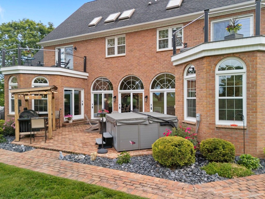 270 Golf Club Ln, Wytheville, VA - More