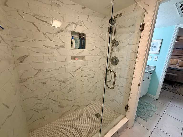 5020 Beach Dr SE #C — Photo 6
