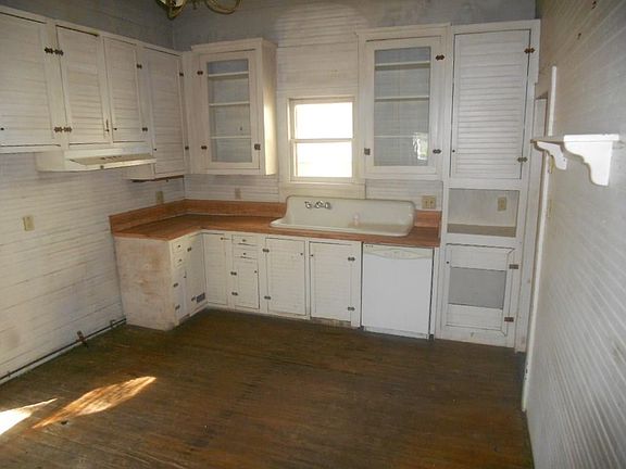 5th image of 301 N Bradley St