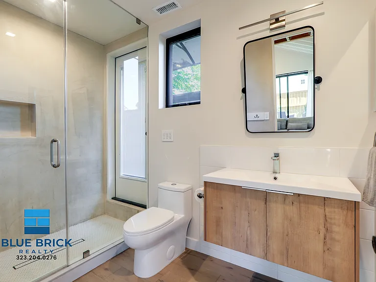 14120 Archwood St — Photo 12