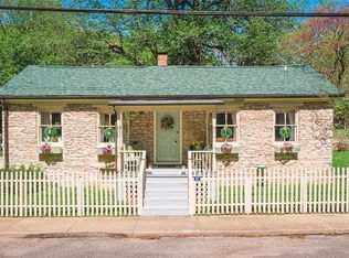 47 Mill St, Elsah, IL 62028