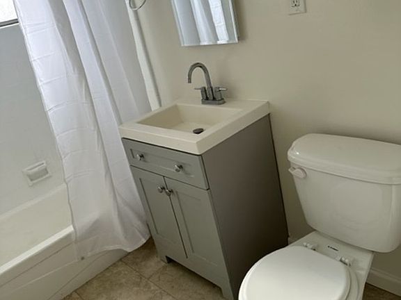 5th image of 1511-1515 Beloit Ave #1106