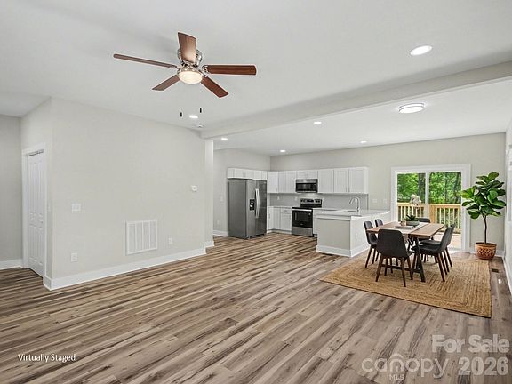 4th image of 2728 Crawford Ave