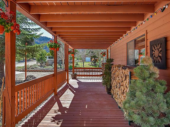 4th image of 835 E Mountain View Dr