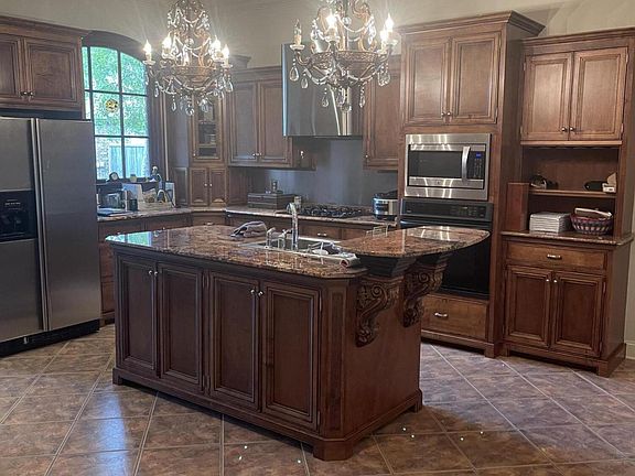 4th image of 111 Kentville Cir