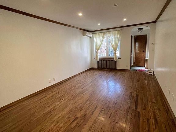 5th image of 2343 E 28th St