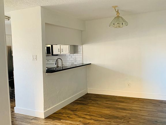 4th image of 333 Melrose Dr APT 25A