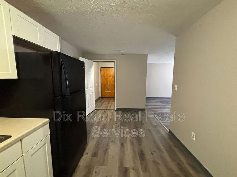 735 Trumbull St #1 — Photo 8