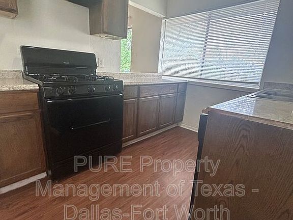 5th image of 1404 Mesa Dr