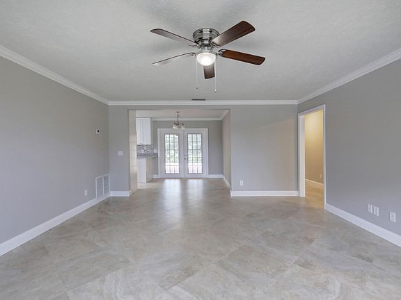 4th image of 1431 SE Sandia Dr