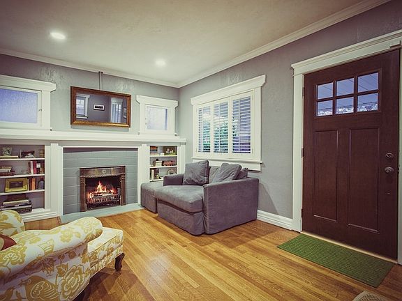 3rd image of 1371 E Gilmer Dr