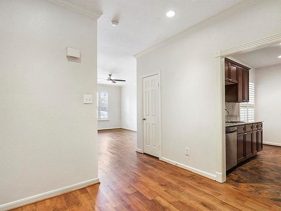 3rd image of 2255 Braeswood Park Dr APT 203